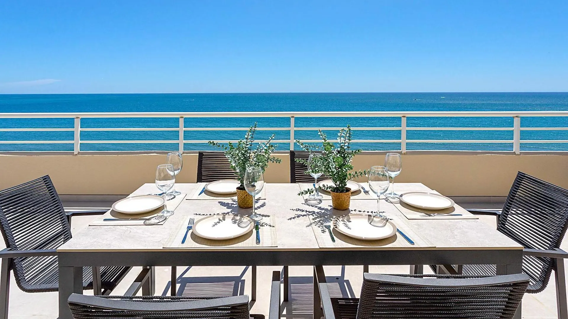Genteel Home Los Corales Beach Fuengirola 0*,